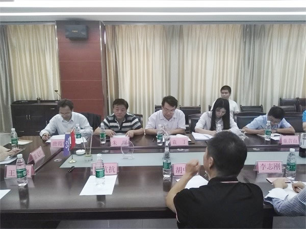 金沙集团888881光电举办激光产业调研座谈会